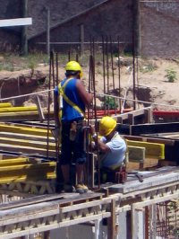 Pracownicy budowlani